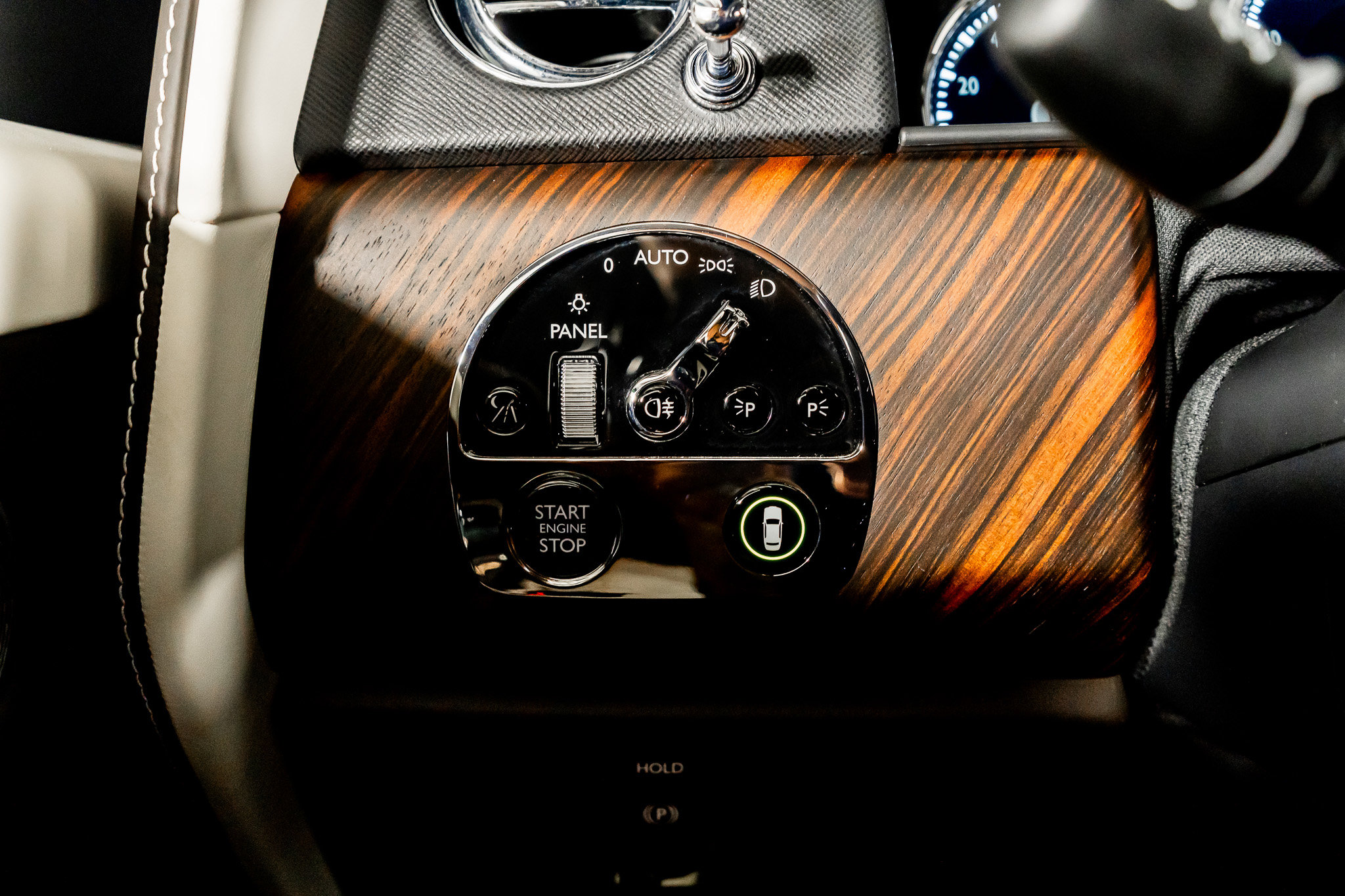 Used 2023 Rolls-Royce Cullinan w/ Cullinan Package image 49