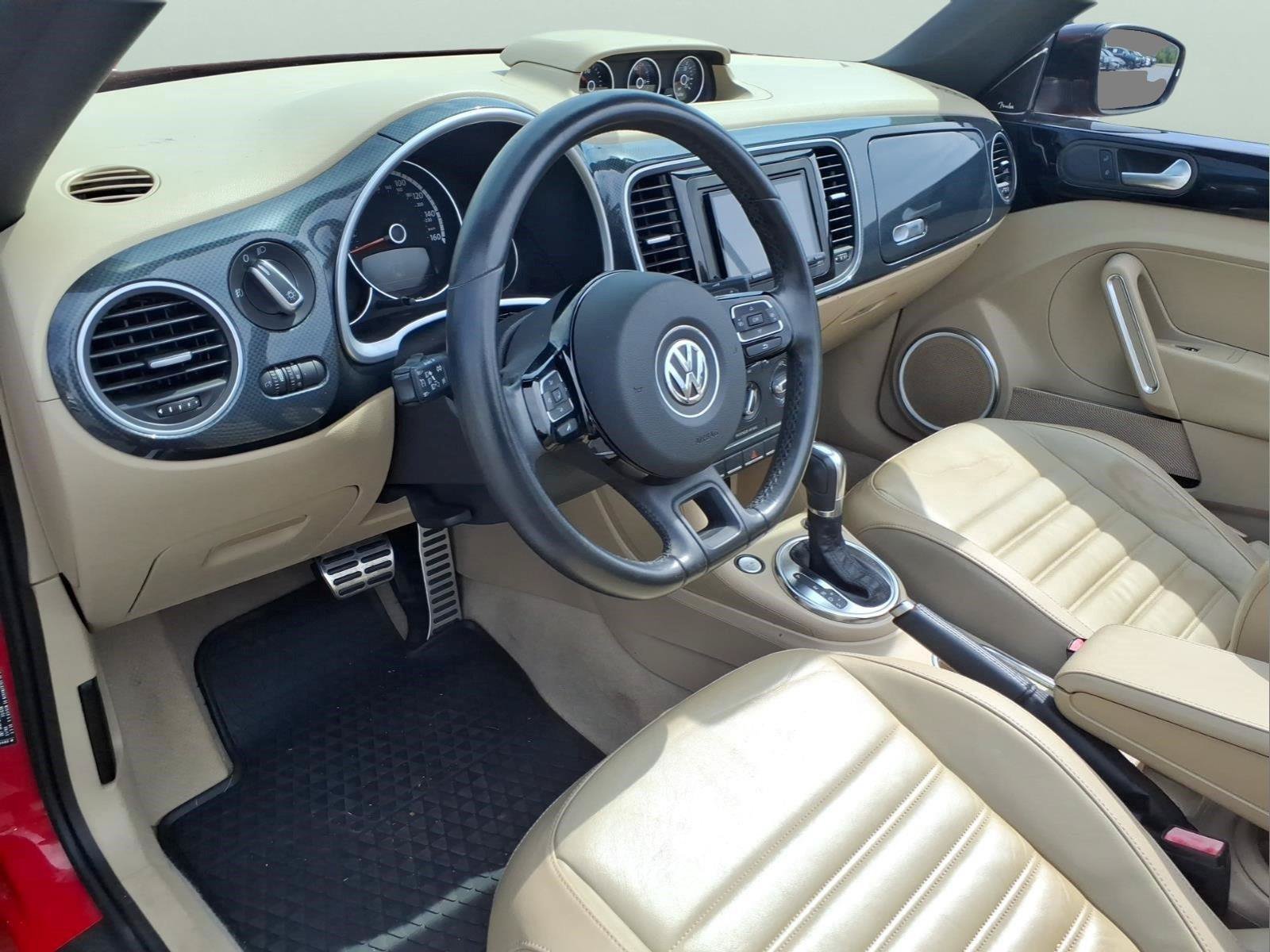 Used 2013 Volkswagen Beetle Turbo FWD image 13
