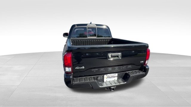 Used 2023 Toyota Tacoma SR AWD/4WD image 5