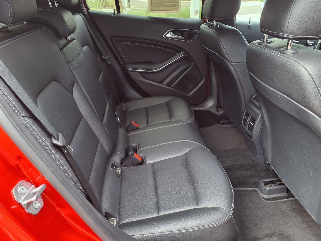 Used 2020 Mercedes-Benz GLA 250 4MATIC image 16