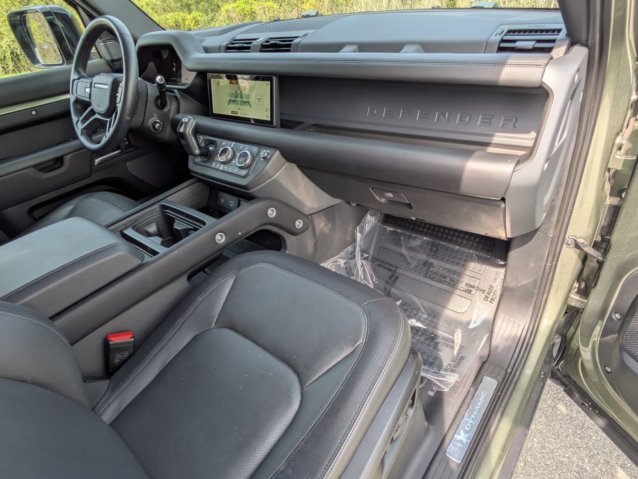 Certified 2024 Land Rover Defender 110 X-Dynamic SE image 30