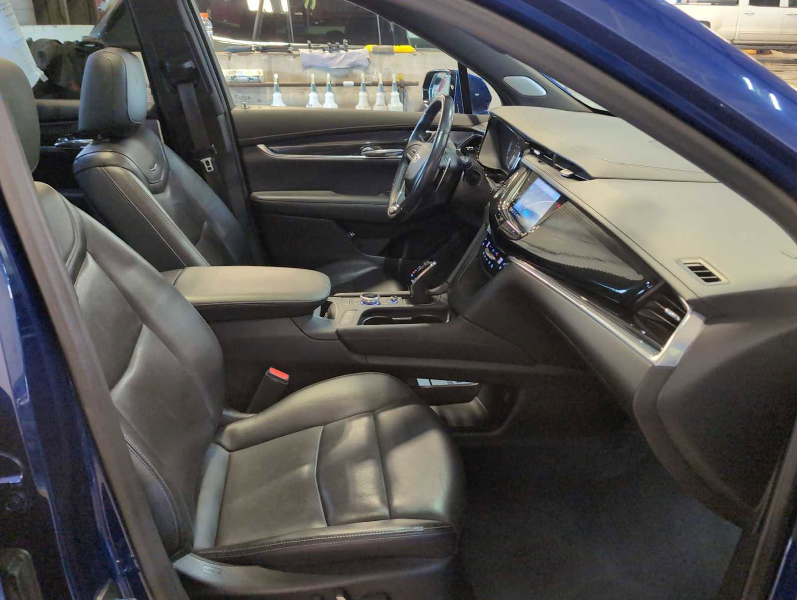 Used 2023 Cadillac XT6 Sport image 29