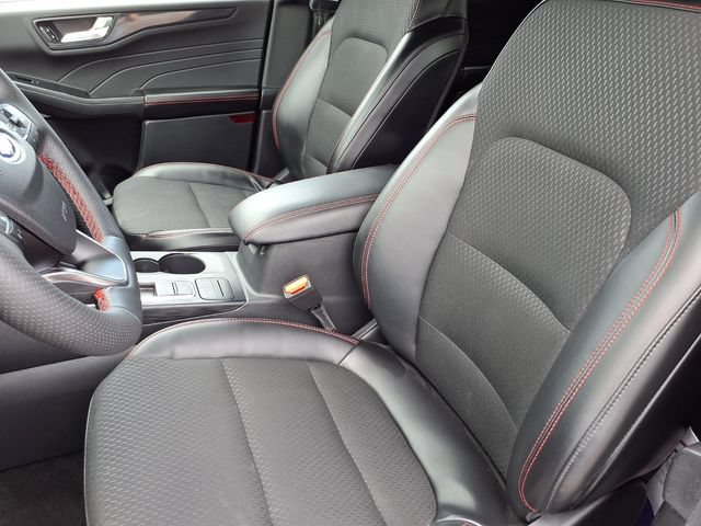 Used 2025 Ford Escape ST-Line Select AWD/4WD image 3