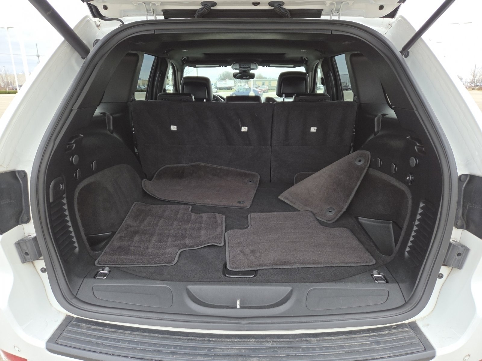 Used 2019 Jeep Grand Cherokee Altitude image 19