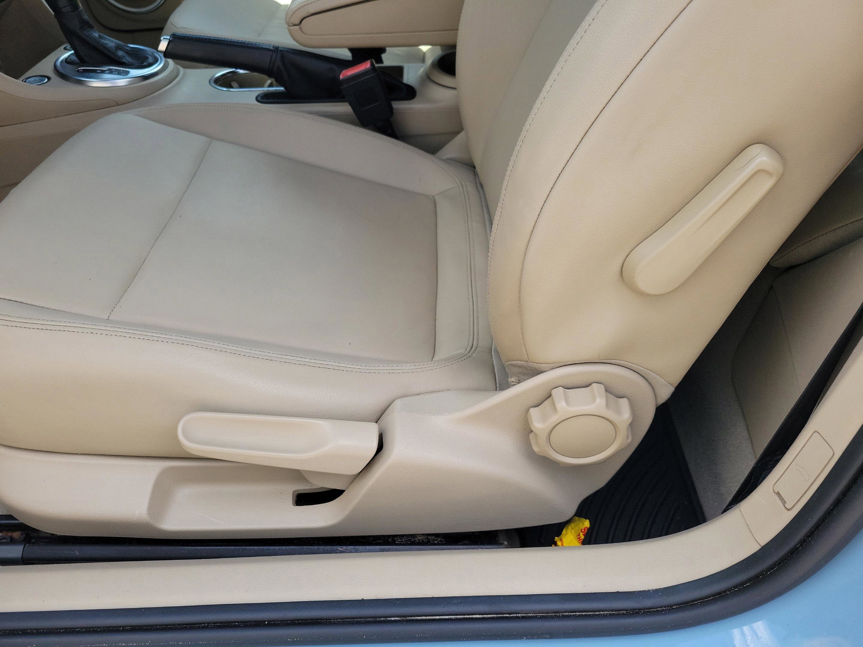 Used 2014 Volkswagen Beetle 2.5 FWD image 9