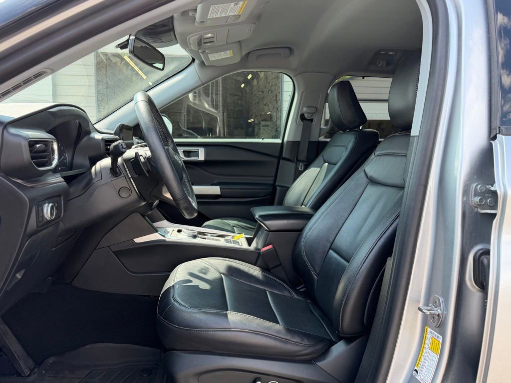 Used 2020 Ford Explorer Limited RWD image 12