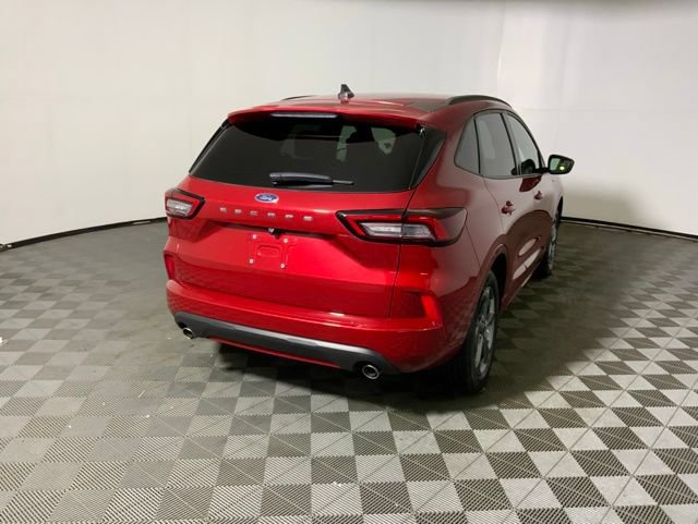 Used 2024 Ford Escape ST-Line w/ Cold Weather Package FWD image 7