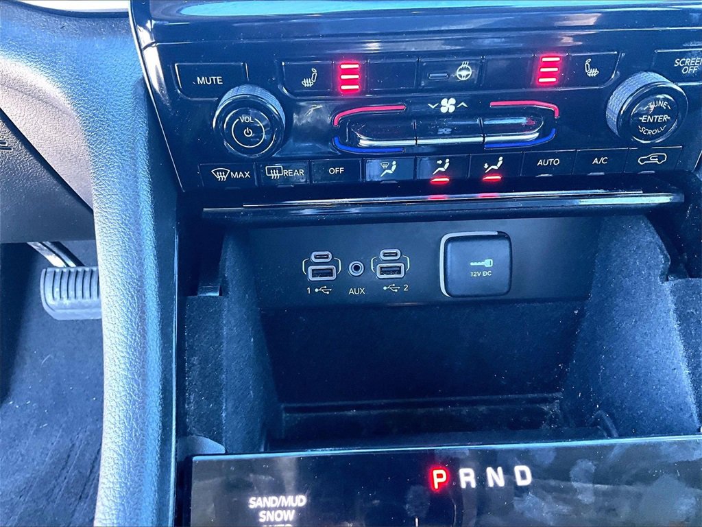 Used 2023 Jeep Grand Cherokee Limited image 29