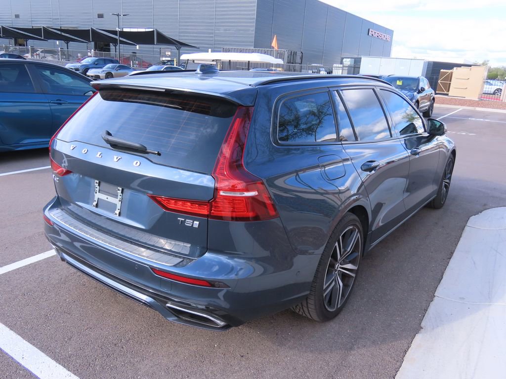 Used 2019 Volvo V60 T6 R-Design image 3