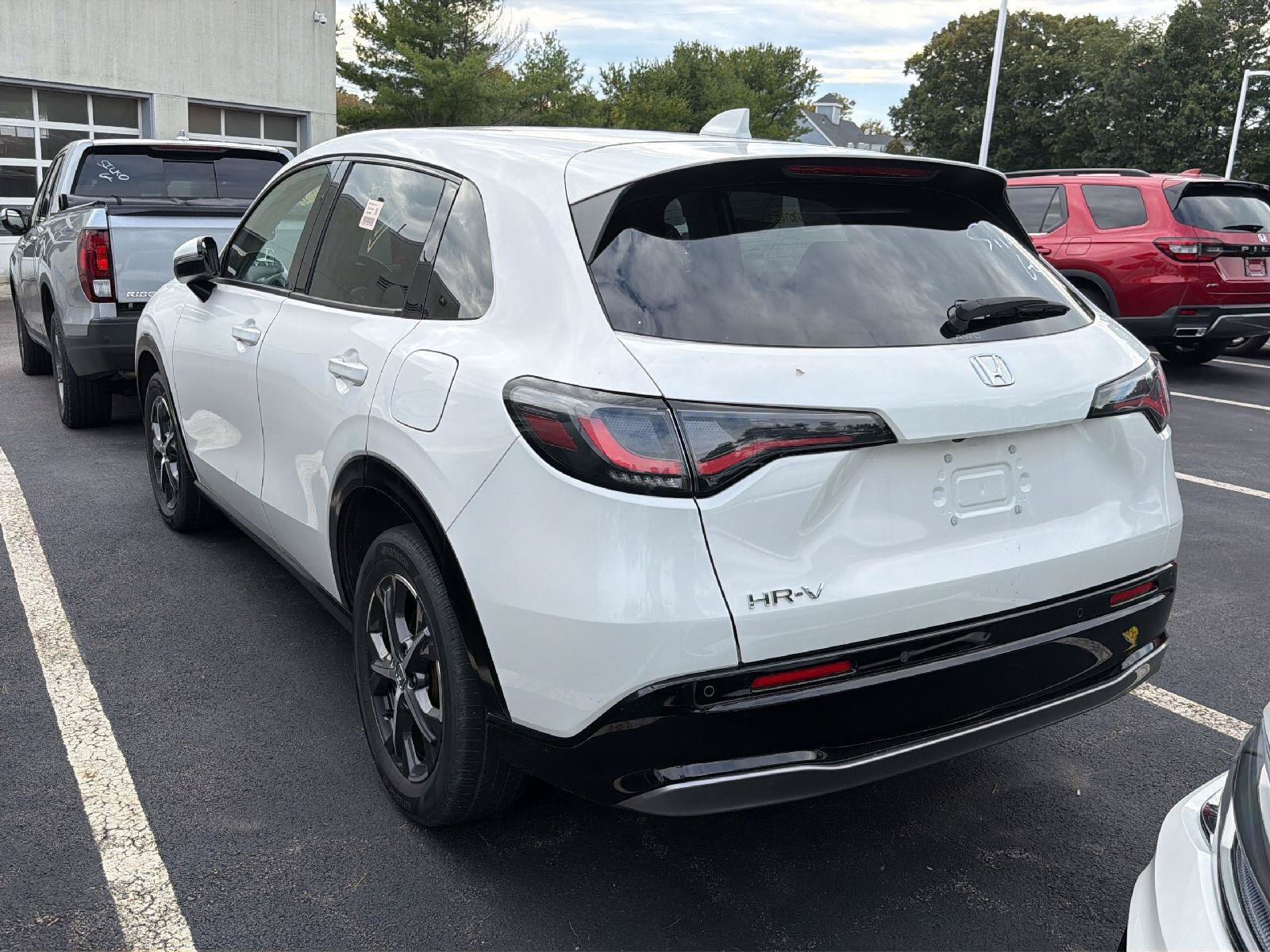 Used 2025 Honda HR-V EX-L image 5