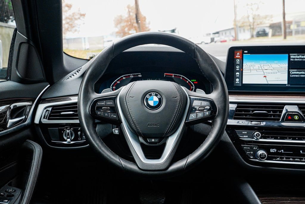 Used 2022 BMW 530i xDrive w/ Convenience Package image 12