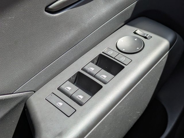 Used 2025 Hyundai Kona SE FWD image 24