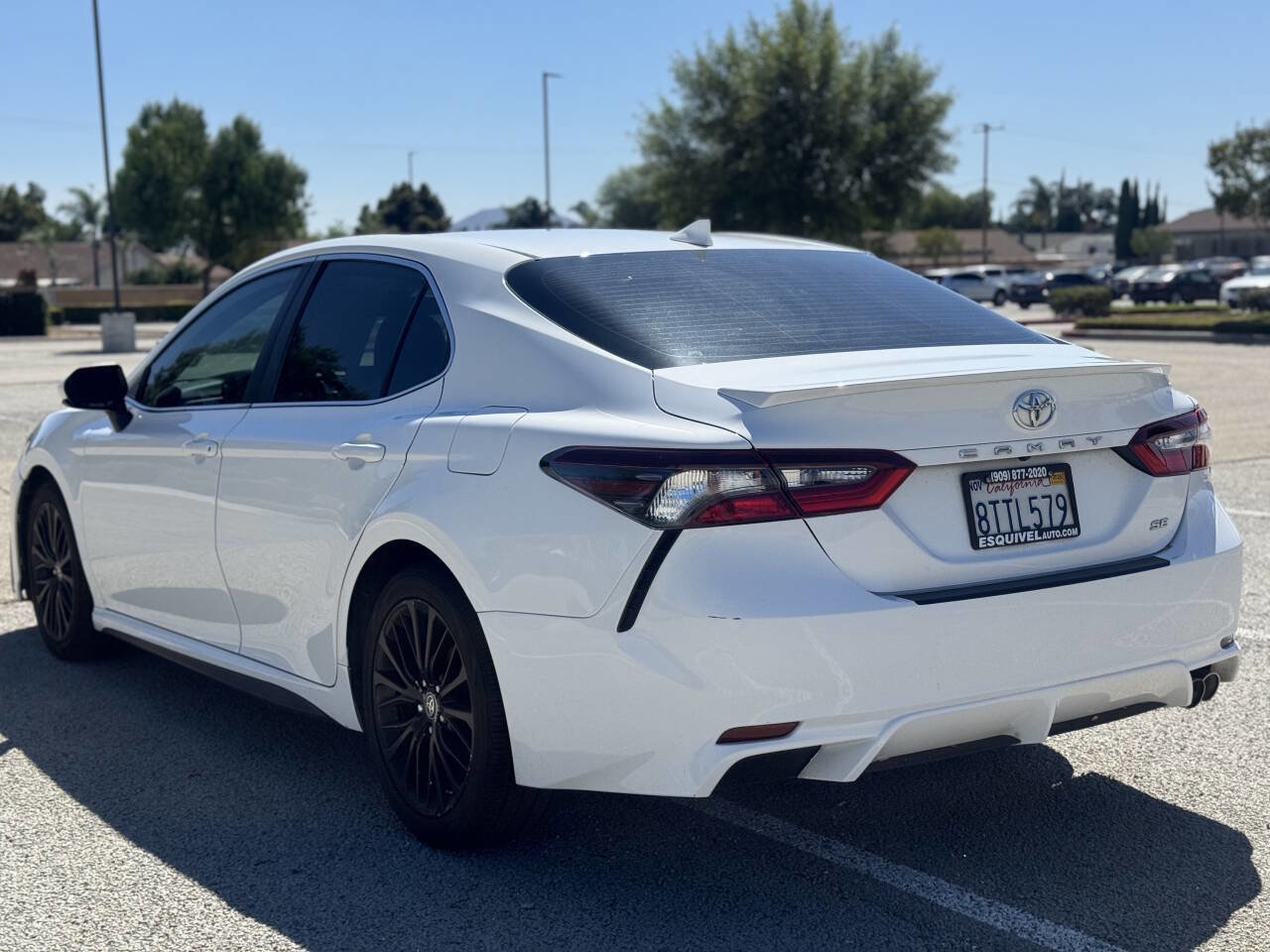 Used 2021 Toyota Camry SE image 5