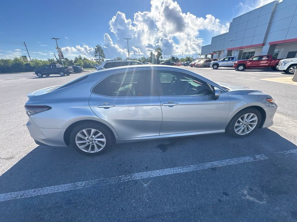 Used 2021 Toyota Camry LE FWD image 17