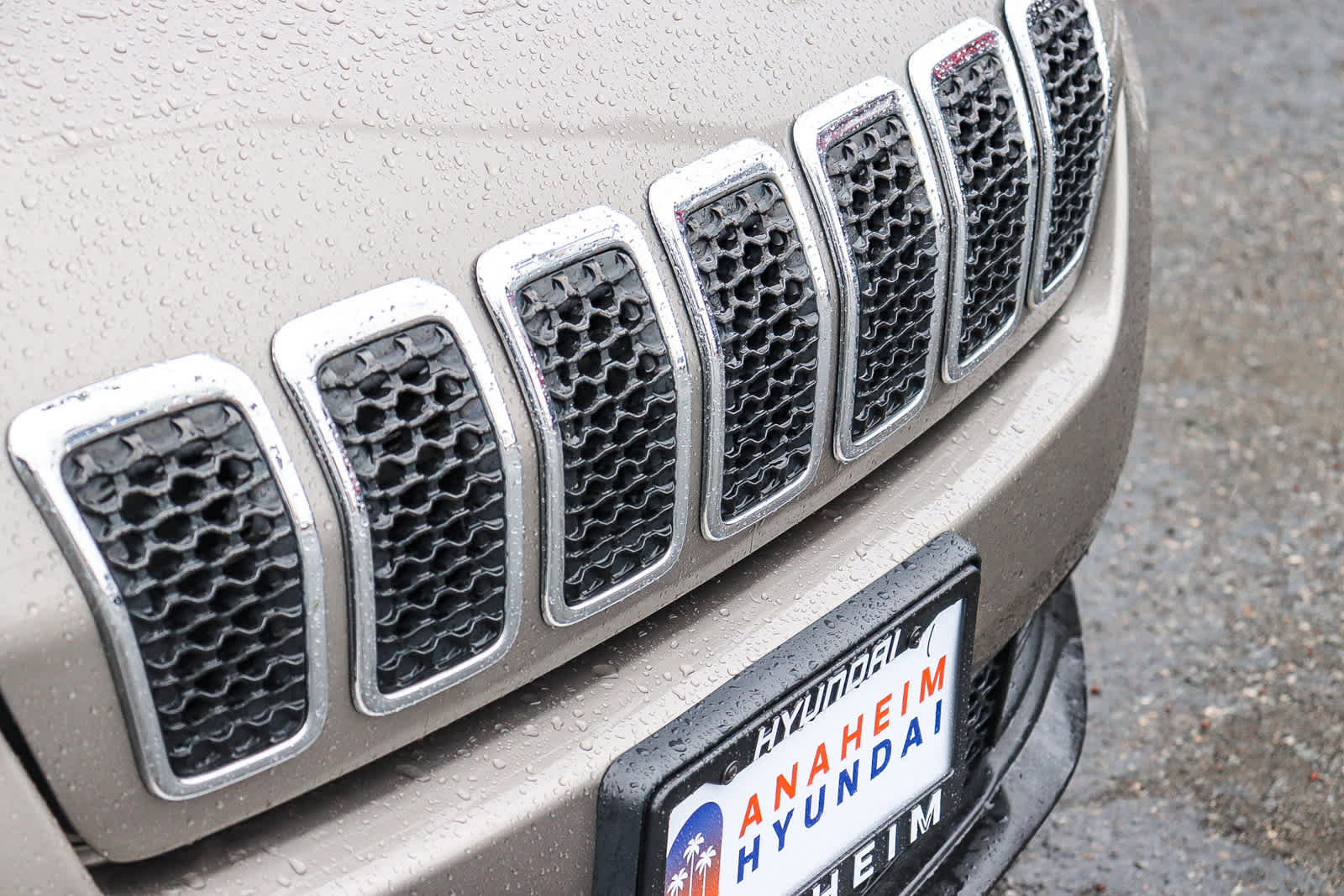 Used 2019 Jeep Cherokee Latitude w/ Popular Appearance Group image 5