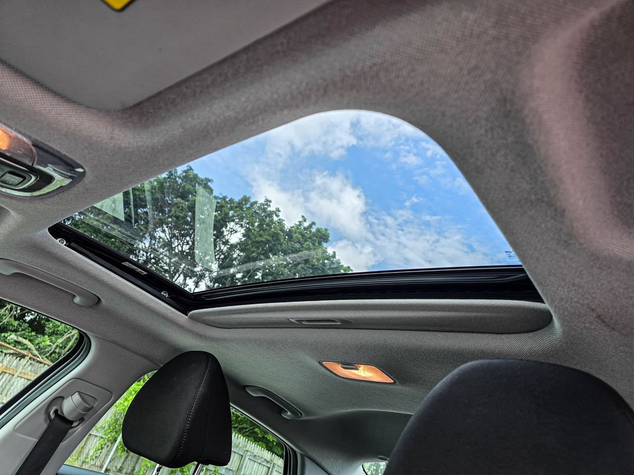 Used 2025 Hyundai Elantra SEL FWD image 30