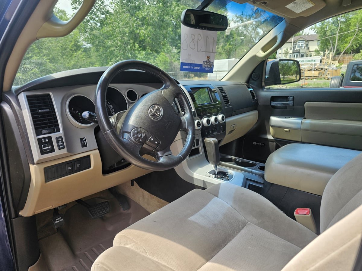Used 2008 Toyota Sequoia SR5 w/ Towing Pkg AWD/4WD image 10