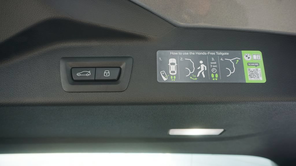 New 2026 BMW X5 xDrive40i w/ M Sport Package AWD/4WD image 8