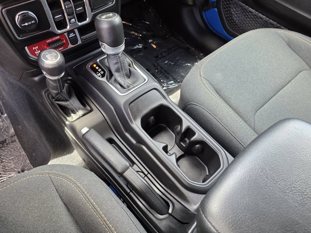 Used 2024 Jeep Wrangler Unlimited AWD/4WD image 21