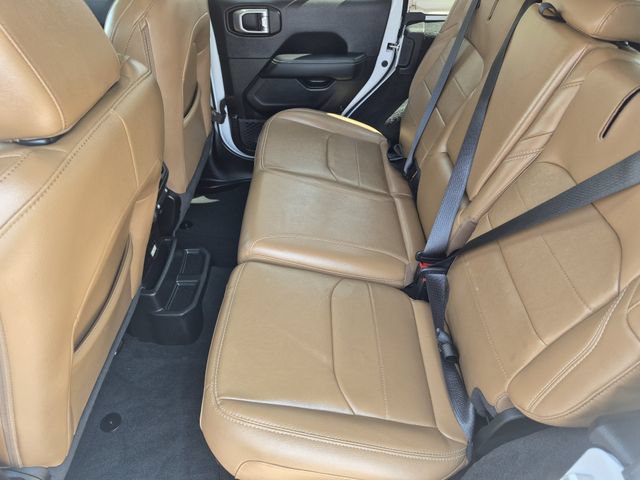 Used 2022 Jeep Wrangler Unlimited Sahara AWD/4WD image 22