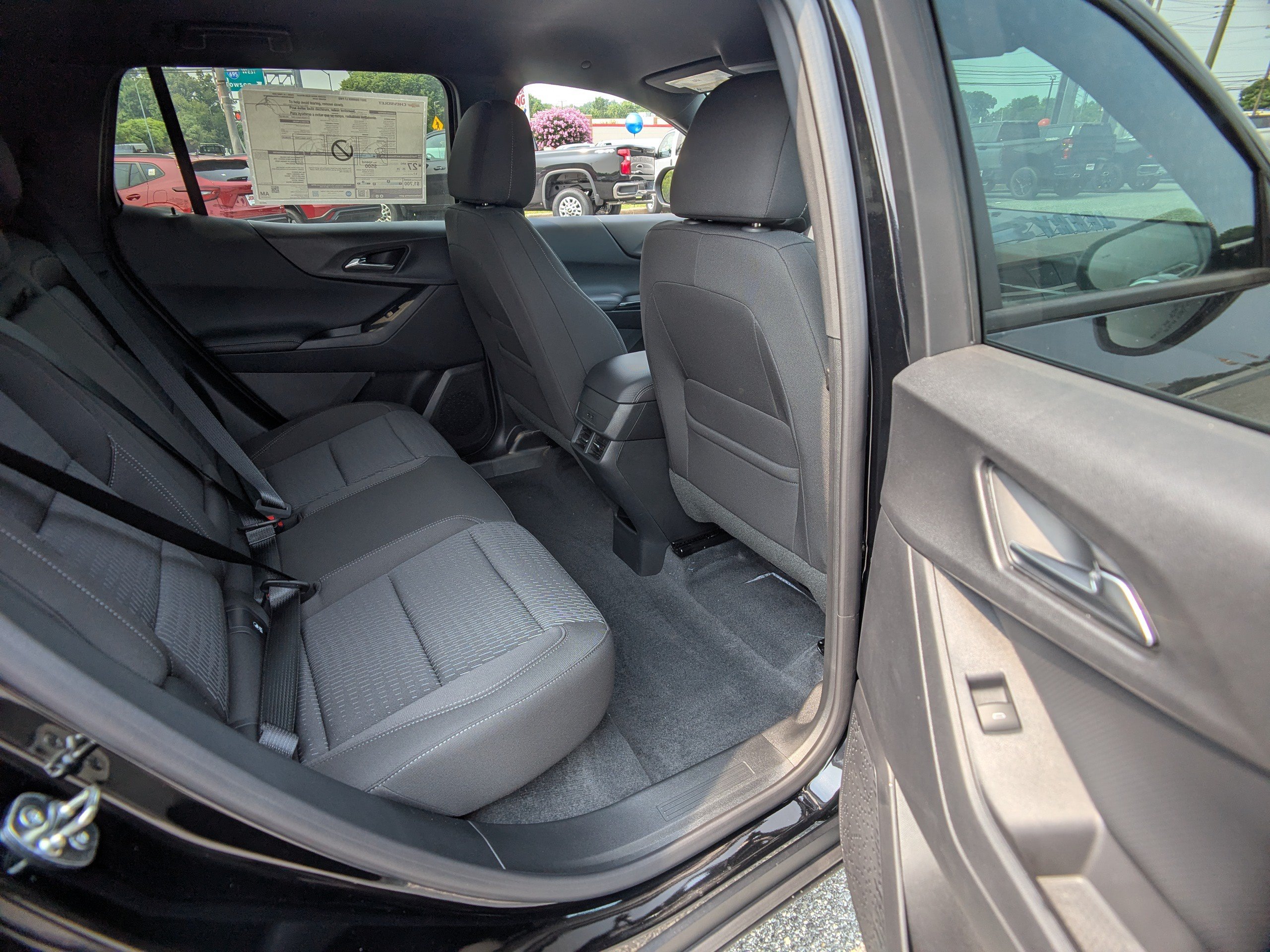 New 2027 Chevrolet Equinox LT FWD image 11