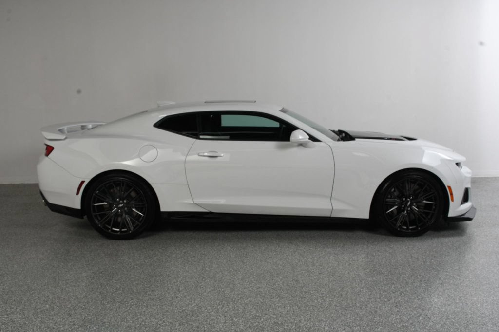 Used 2018 Chevrolet Camaro ZL1 RWD image 4