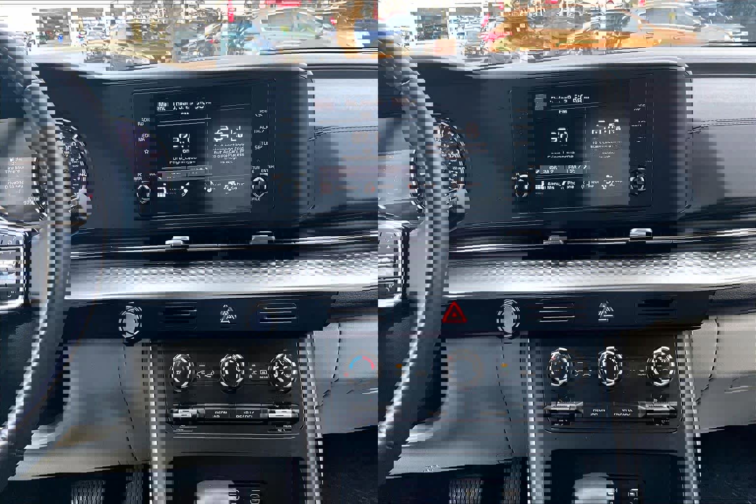 Used 2024 Kia Carnival LX image 7