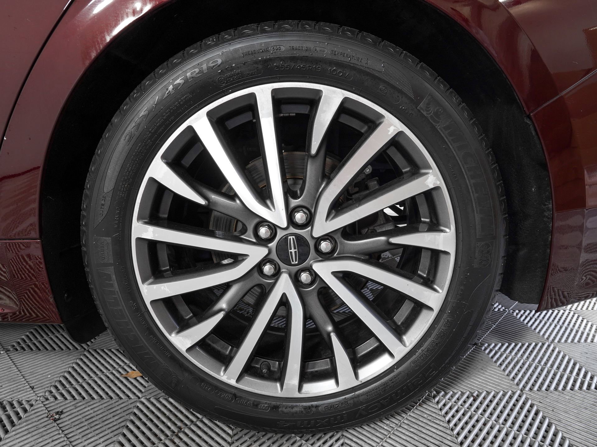 Used 2019 Lincoln Continental Select w/ Continental Climate Package AWD/4WD image 32