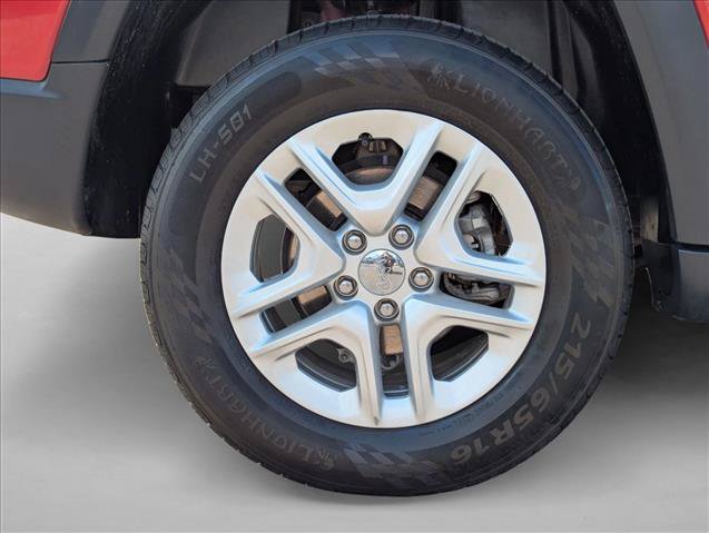 Used 2021 Jeep Compass Sport AWD/4WD image 23