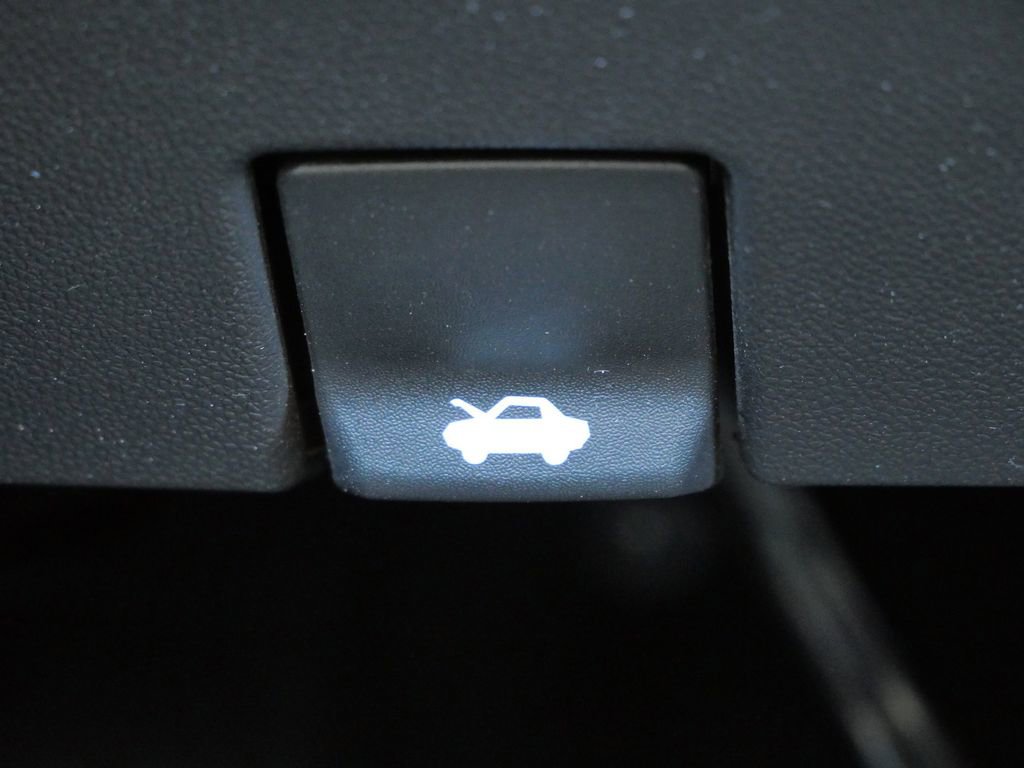 Used 2025 Chevrolet Silverado 2500 LT w/ Convenience Package image 50