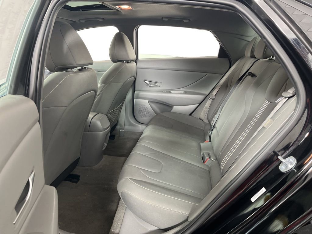 Used 2025 Hyundai Elantra SEL image 23