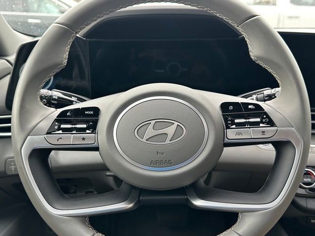 Used 2025 Hyundai Elantra SEL image 20