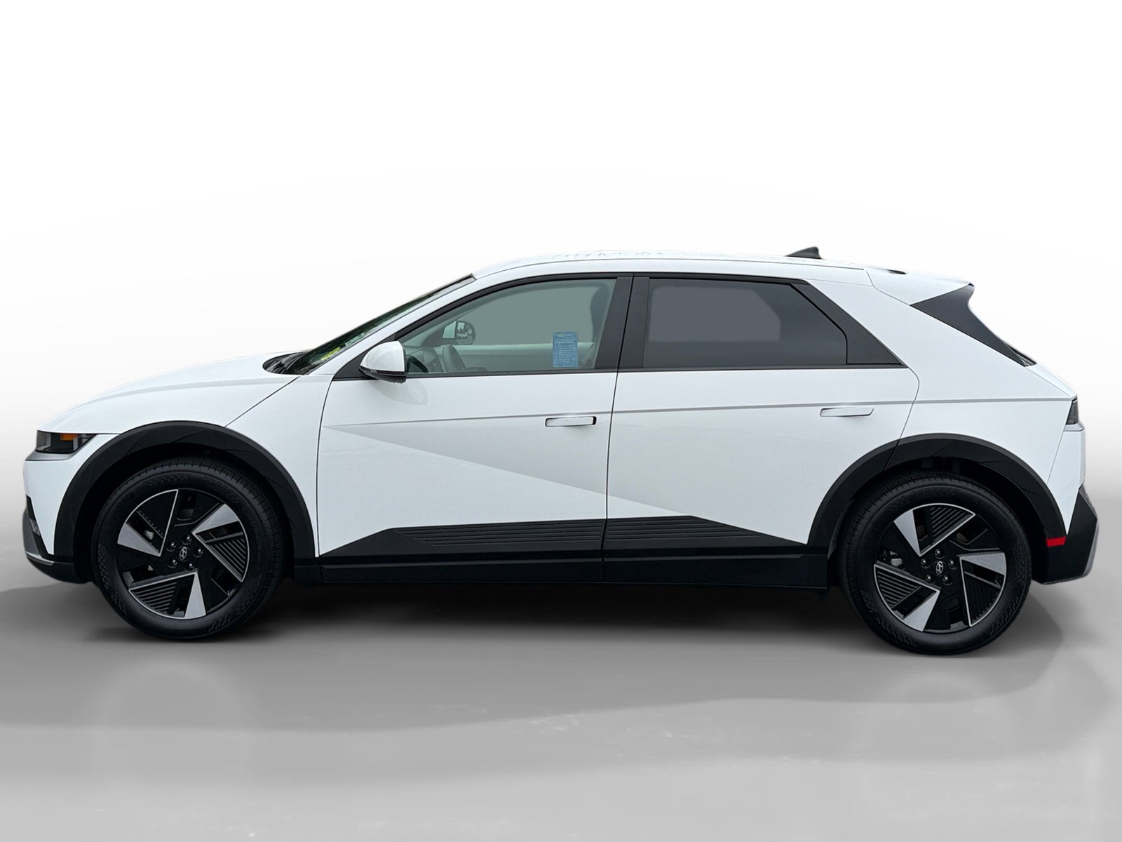 Certified 2025 Hyundai Ioniq 5 SE image 2