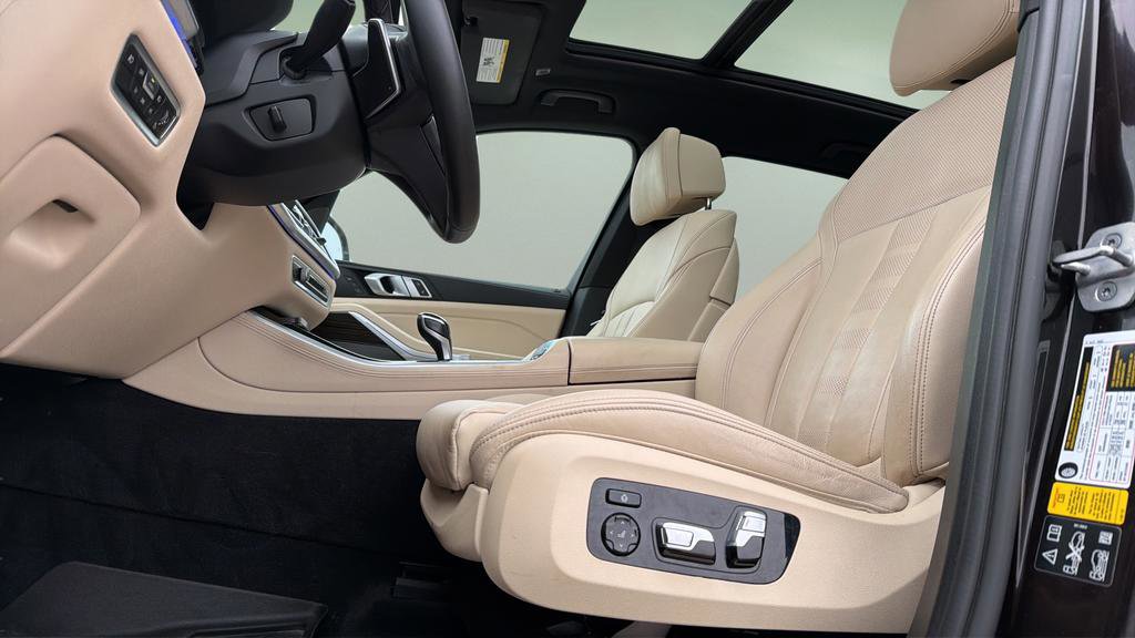 Used 2021 BMW X5 xDrive40i w/ Premium Package image 15
