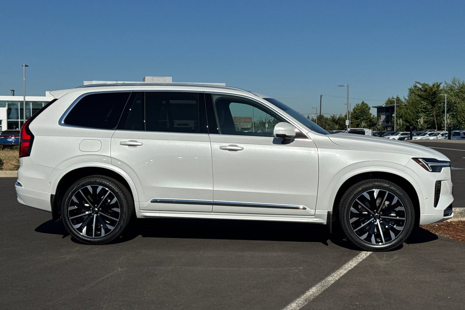 New 2026 Volvo XC90 B6 Plus w/ Protection Package Premier image 2