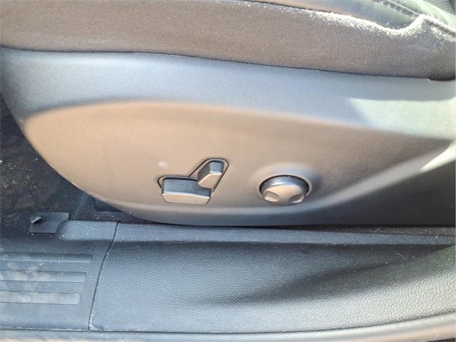 Used 2022 Jeep Cherokee Limited image 12