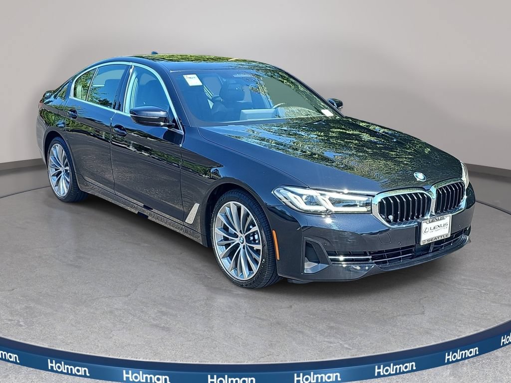 Used 2022 BMW 530i xDrive w/ Premium Enhanced Package AWD/4WD image 4