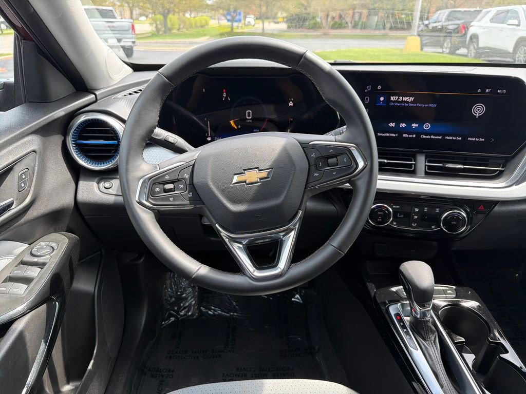 Certified 2025 Chevrolet Trax LT w/ LT Convenience Package FWD image 15