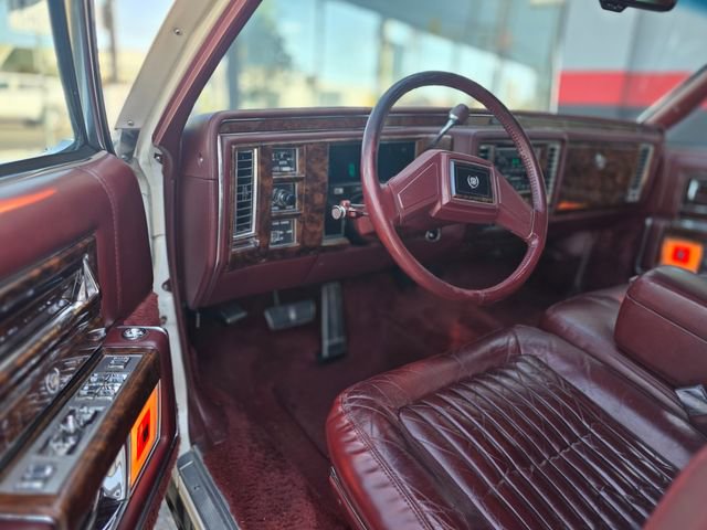 Used 1991 Cadillac Brougham image 30
