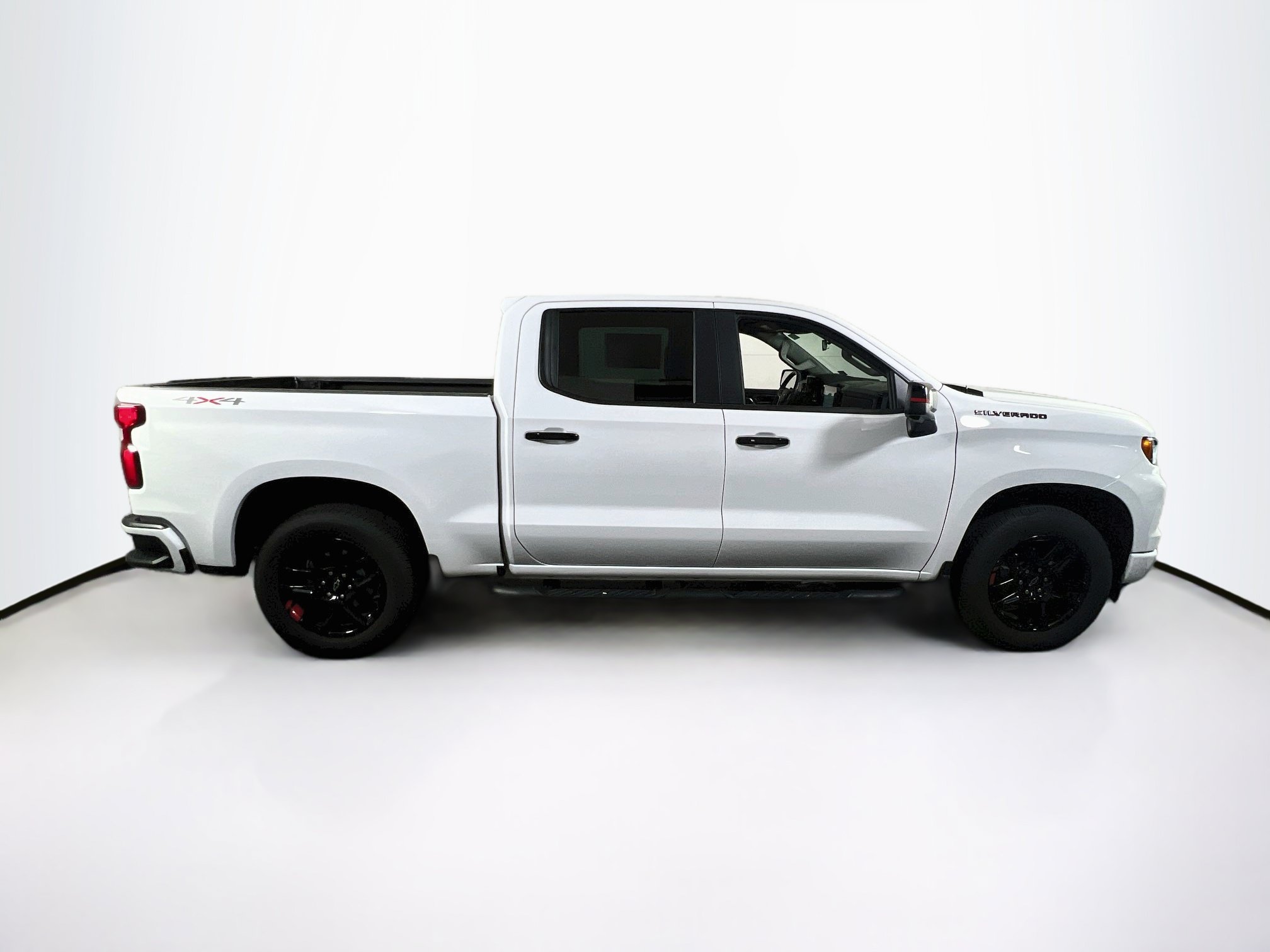 Used 2025 Chevrolet Silverado 1500 RST w/ Redline Edition AWD/4WD image 4