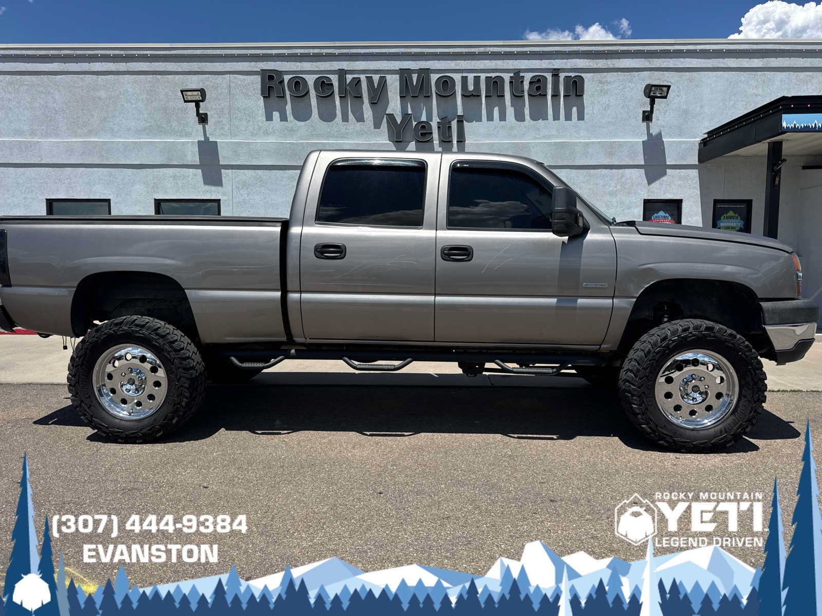 Used 2007 Chevrolet Silverado 2500 LT w/ Heavy-Duty Power Package AWD/4WD image 2