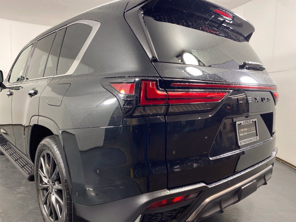 Certified 2026 Lexus LX 700h F Sport AWD/4WD image 9