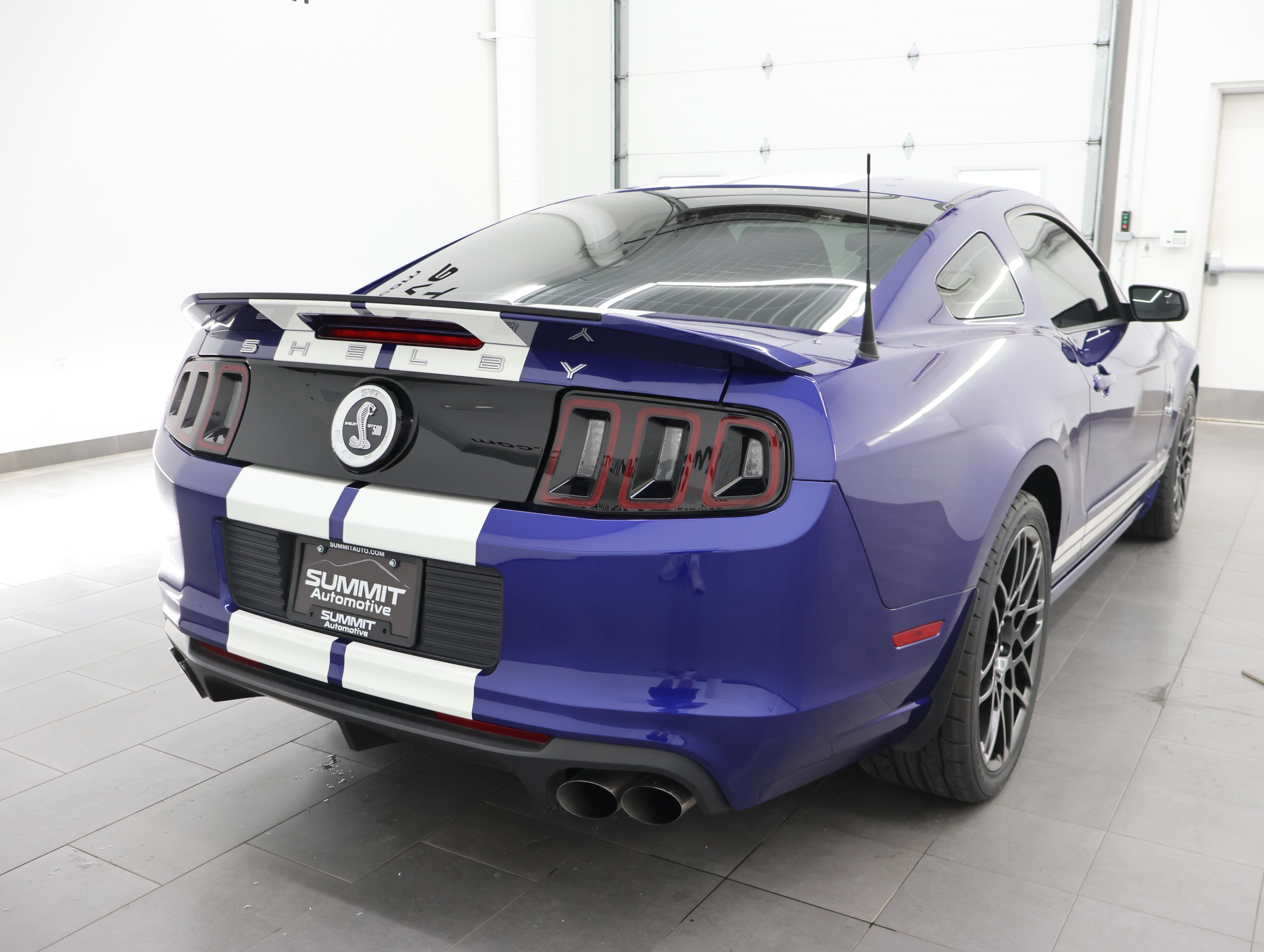 Used 2013 Ford Mustang Shelby GT500 RWD image 5