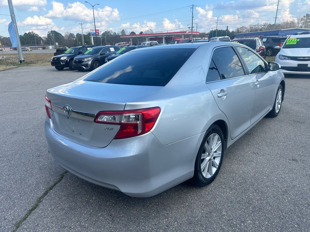 Used 2013 Toyota Camry XLE w/ Preferred Accessory Pkg image 5