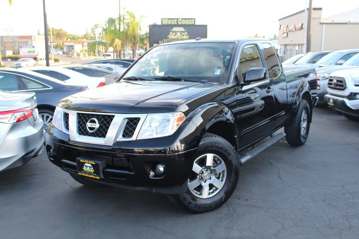 Used 2013 Nissan Frontier PRO-4X AWD/4WD image 34