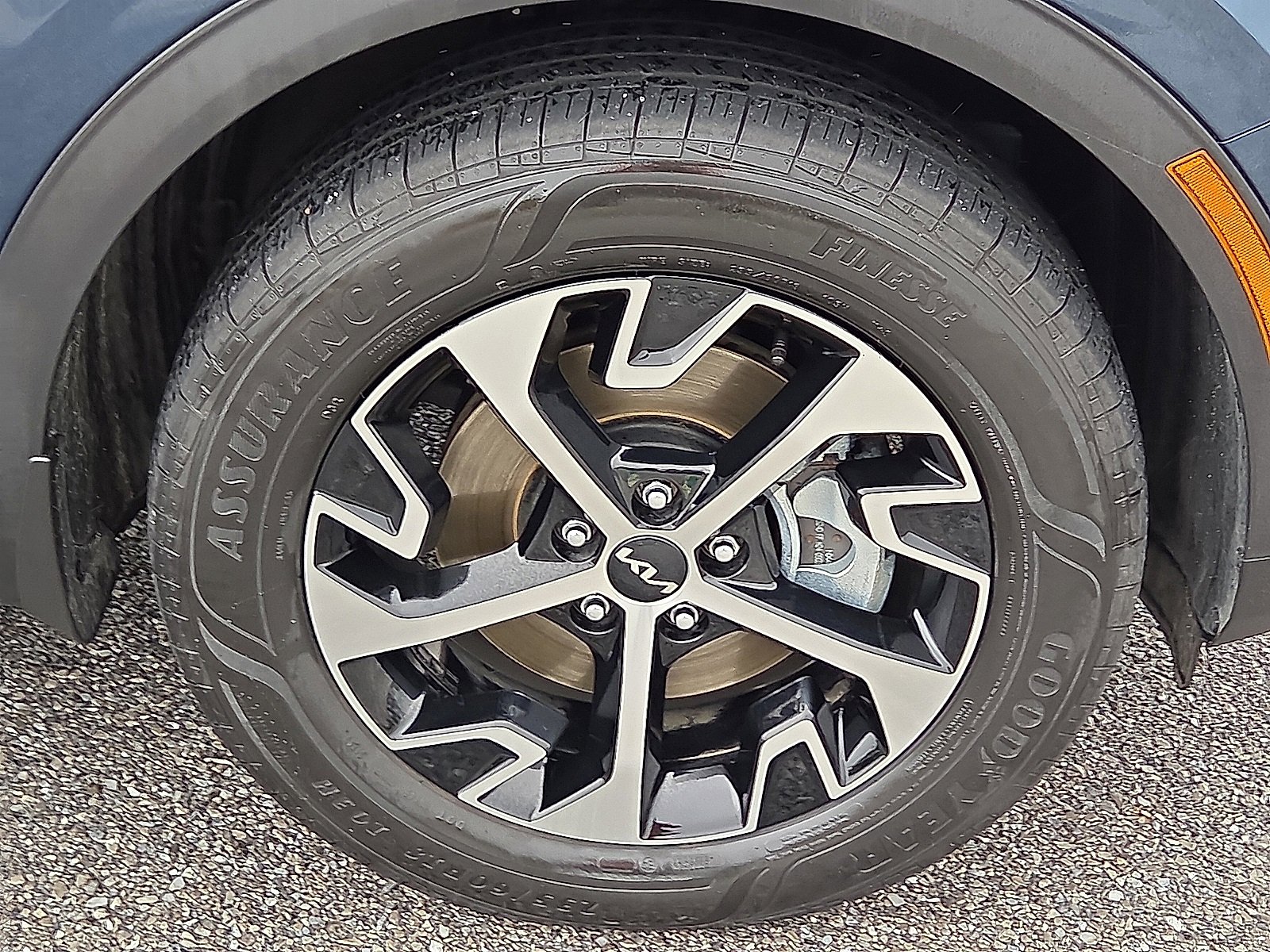 Used 2025 Kia Sportage EX image 7