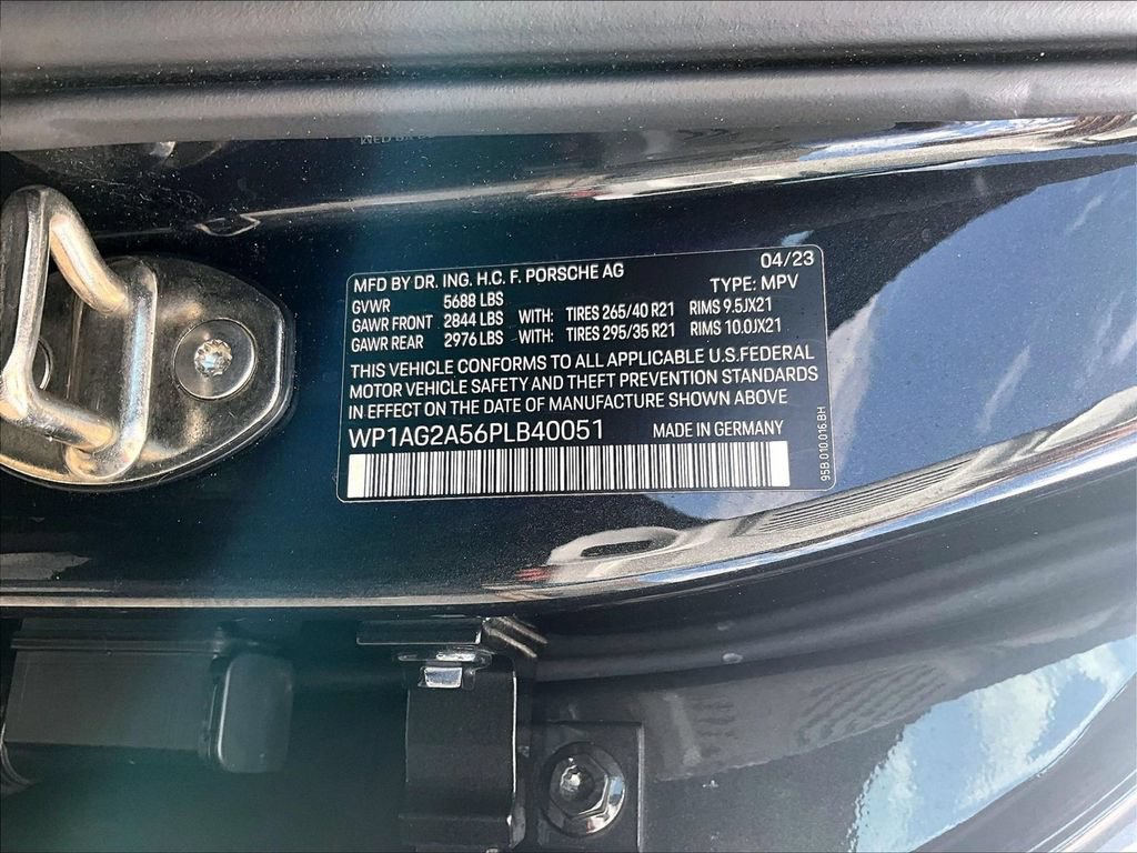 Certified 2023 Porsche Macan S AWD/4WD image 26