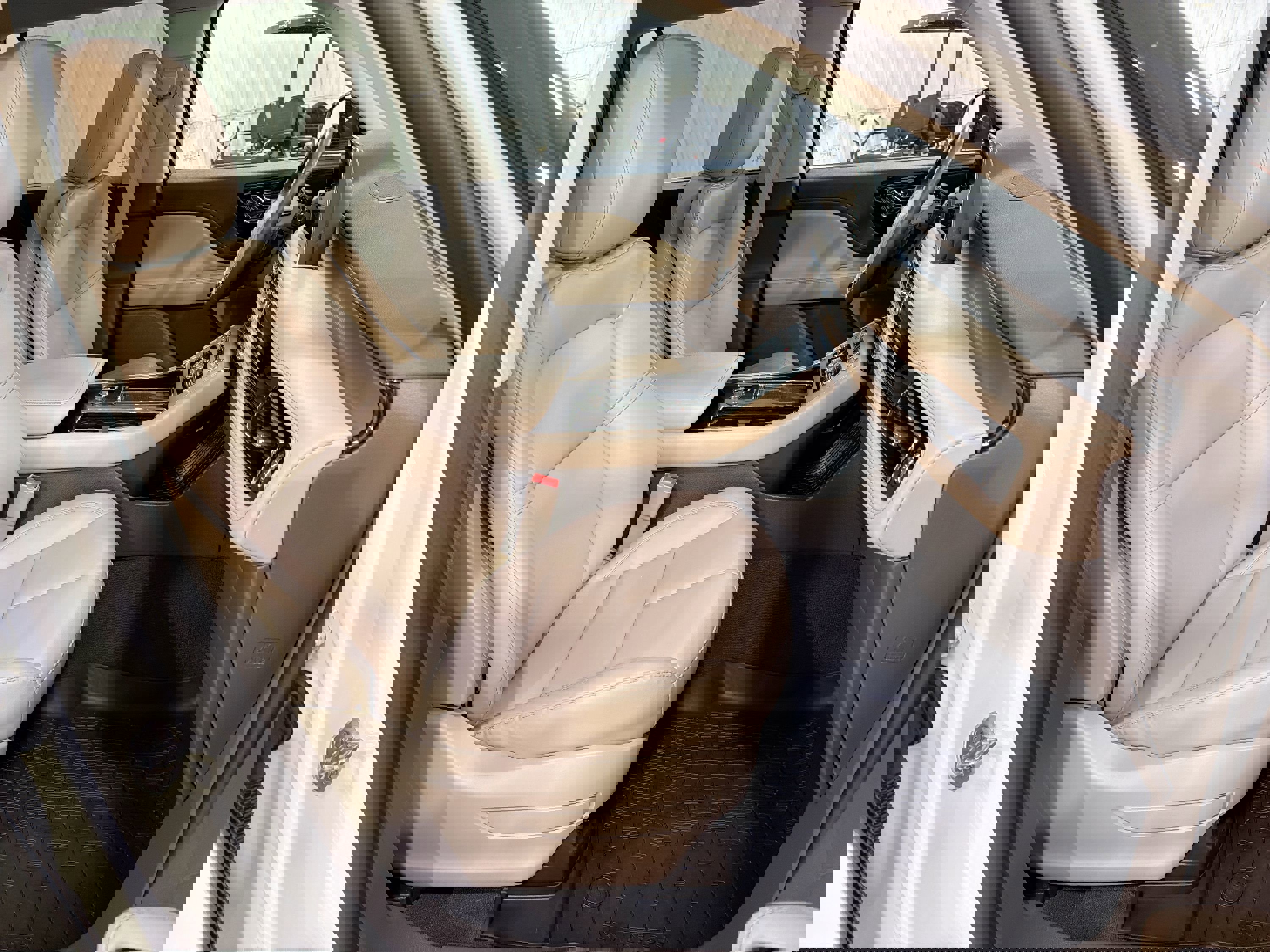 Used 2023 Lincoln Aviator AWD w/ Premium Package image 30