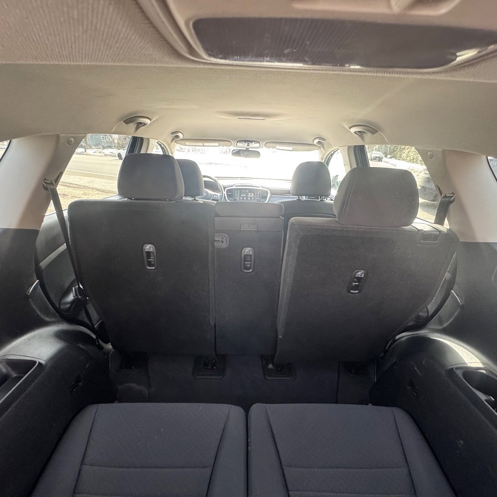 Used 2019 Kia Sorento LX image 10