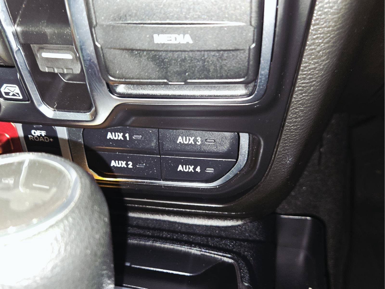 Used 2023 Jeep Wrangler Unlimited Rubicon w/ Cold Weather Group AWD/4WD image 28